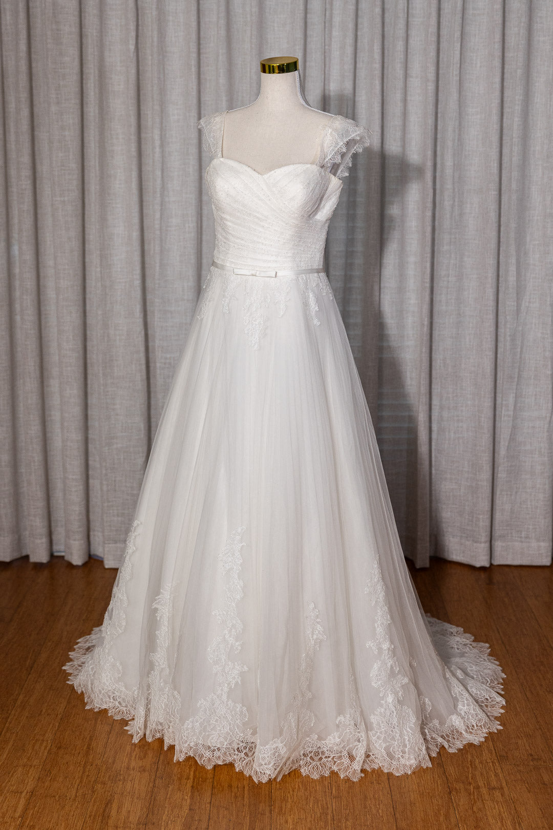 Diana - Pre-Loved Aire Vintage Wedding Dress