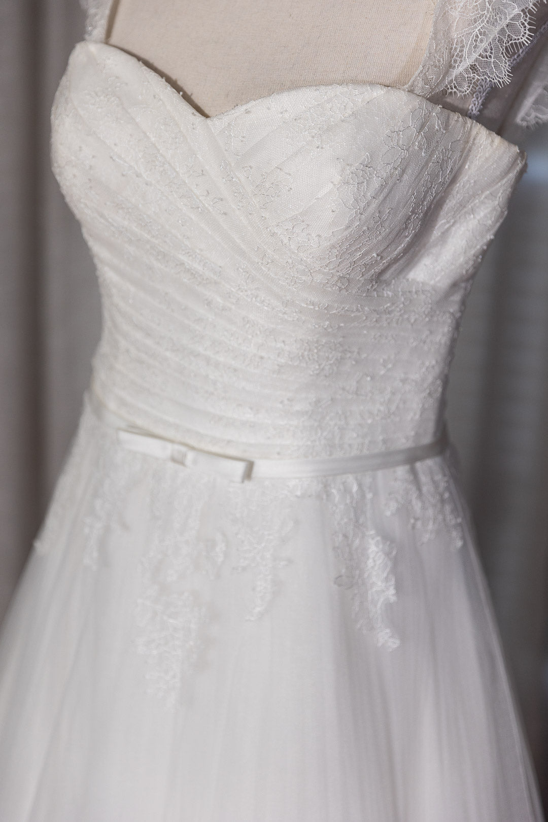 Diana - Pre-Loved Aire Vintage Wedding Dress