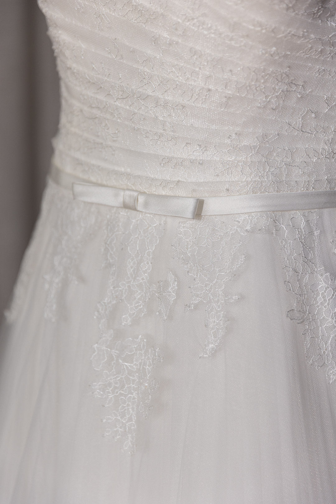 Diana - Pre-Loved Aire Vintage Wedding Dress