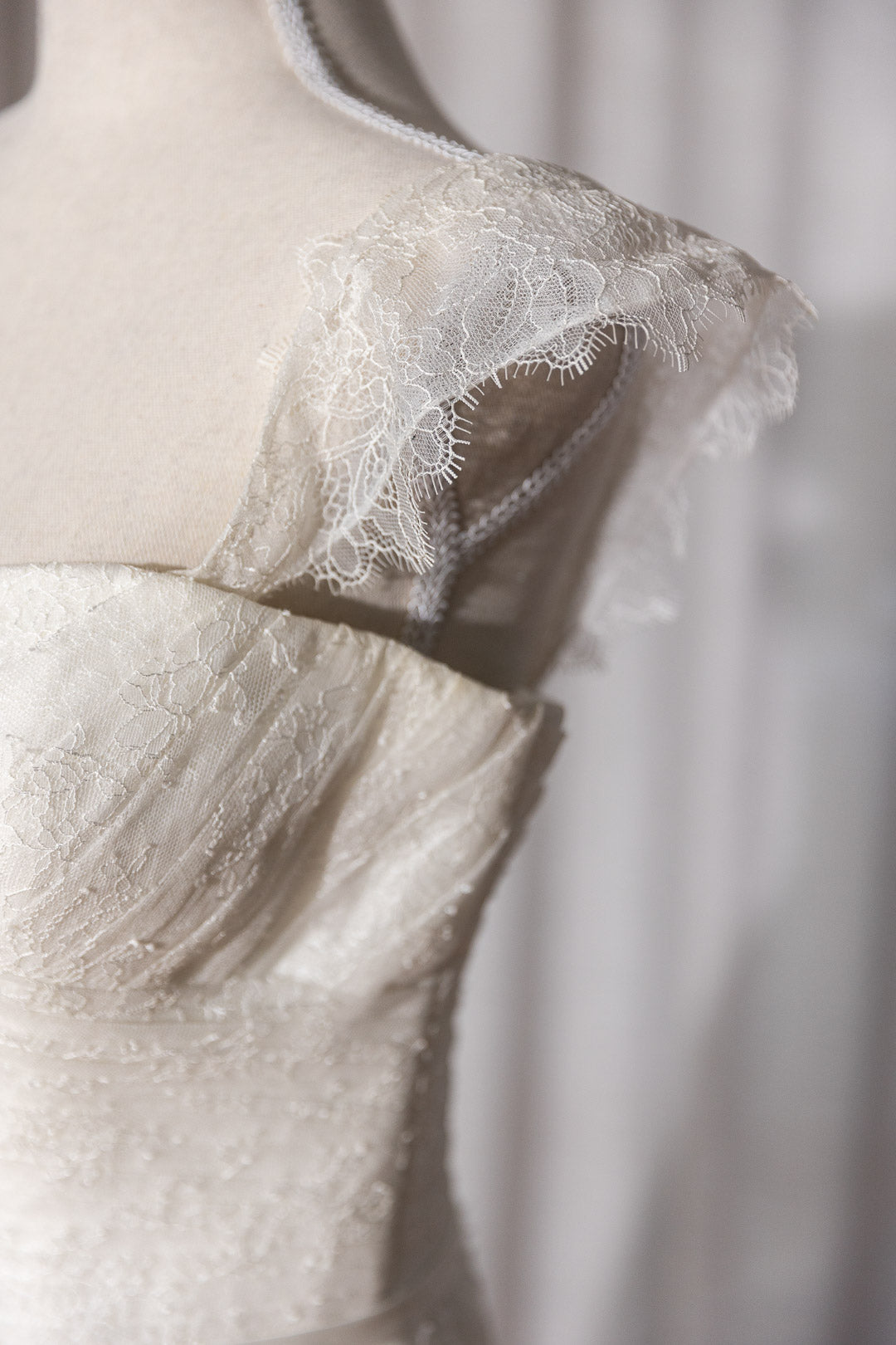 Diana - Pre-Loved Aire Vintage Wedding Dress