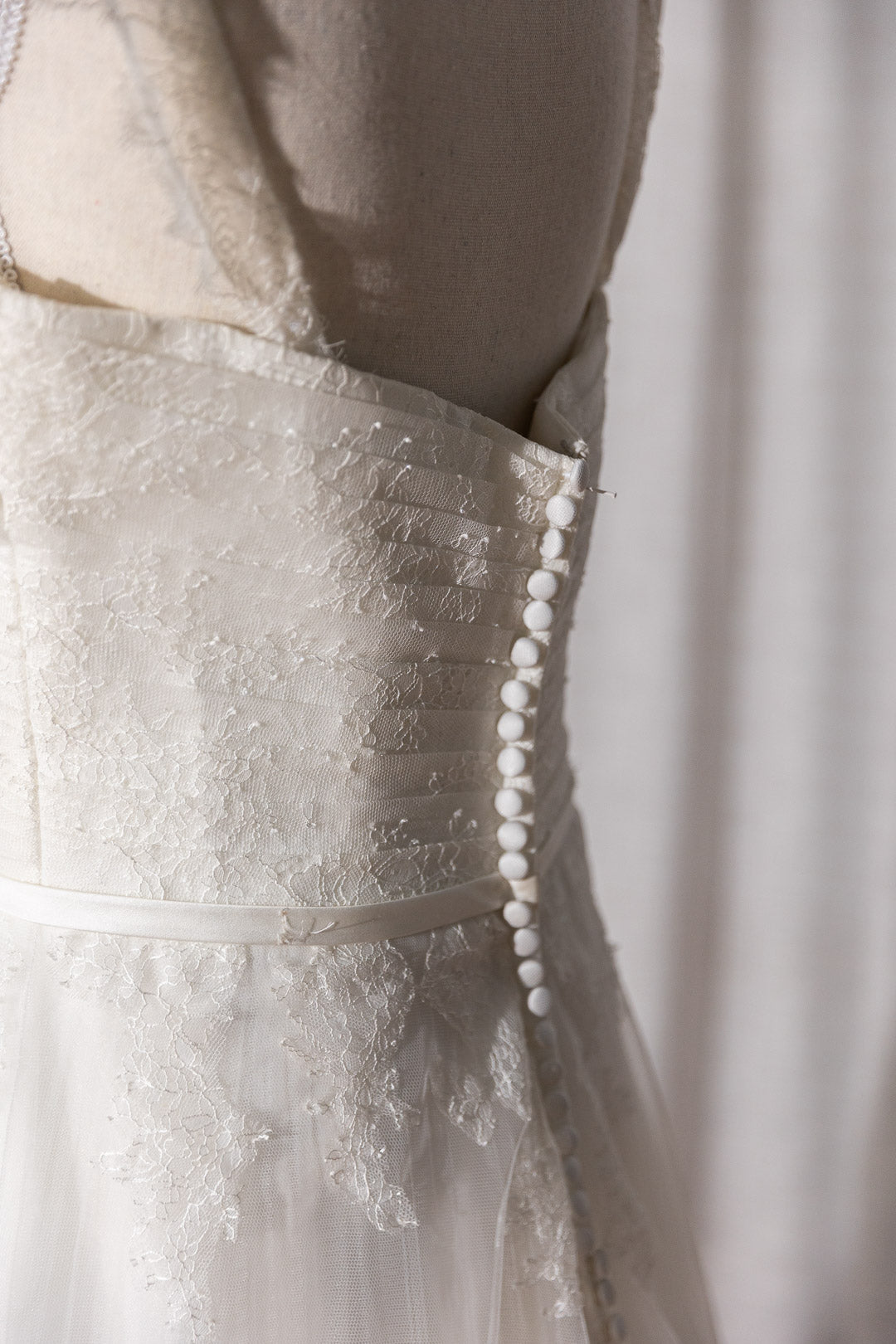 Diana - Pre-Loved Aire Vintage Wedding Dress