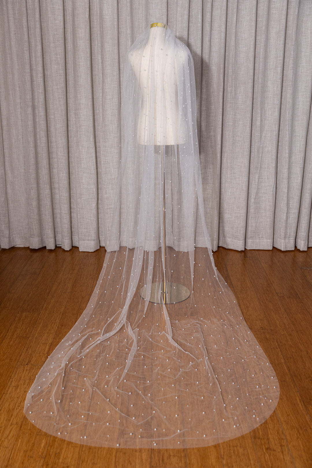 Pearl - Veil with Faux Pearl Embellishments