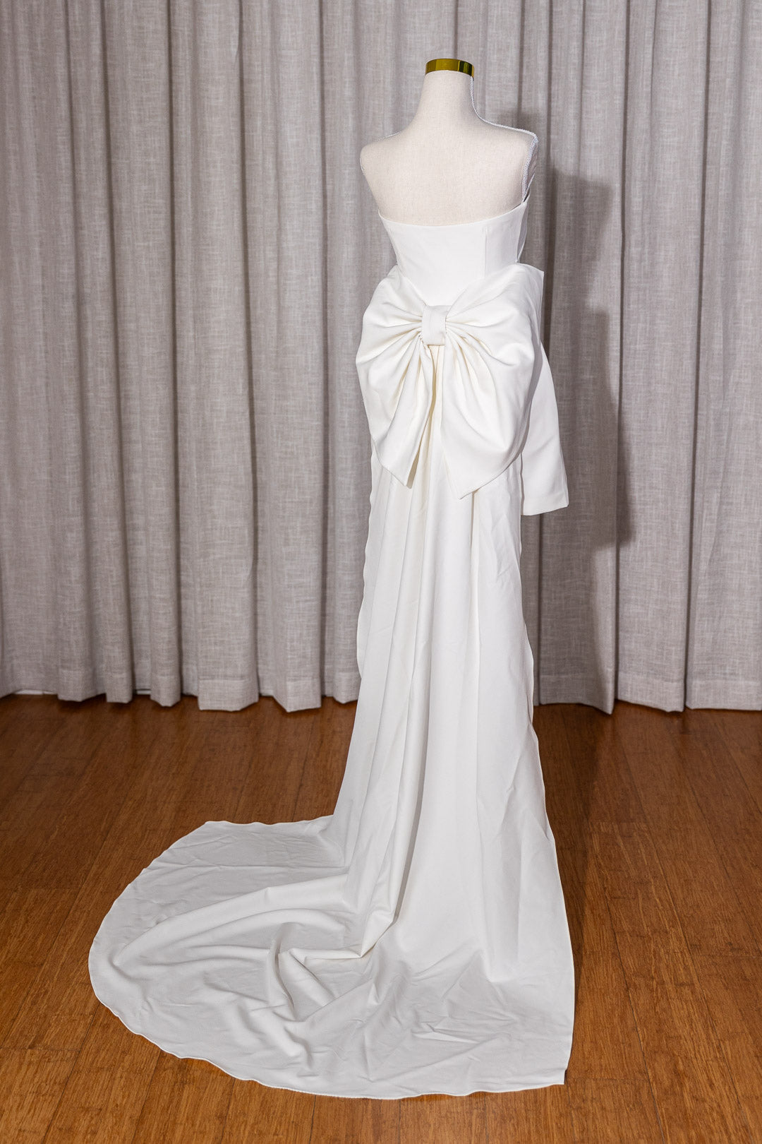 Marybeth - Strapless Mini Wedding Dress with Back Bow and Train