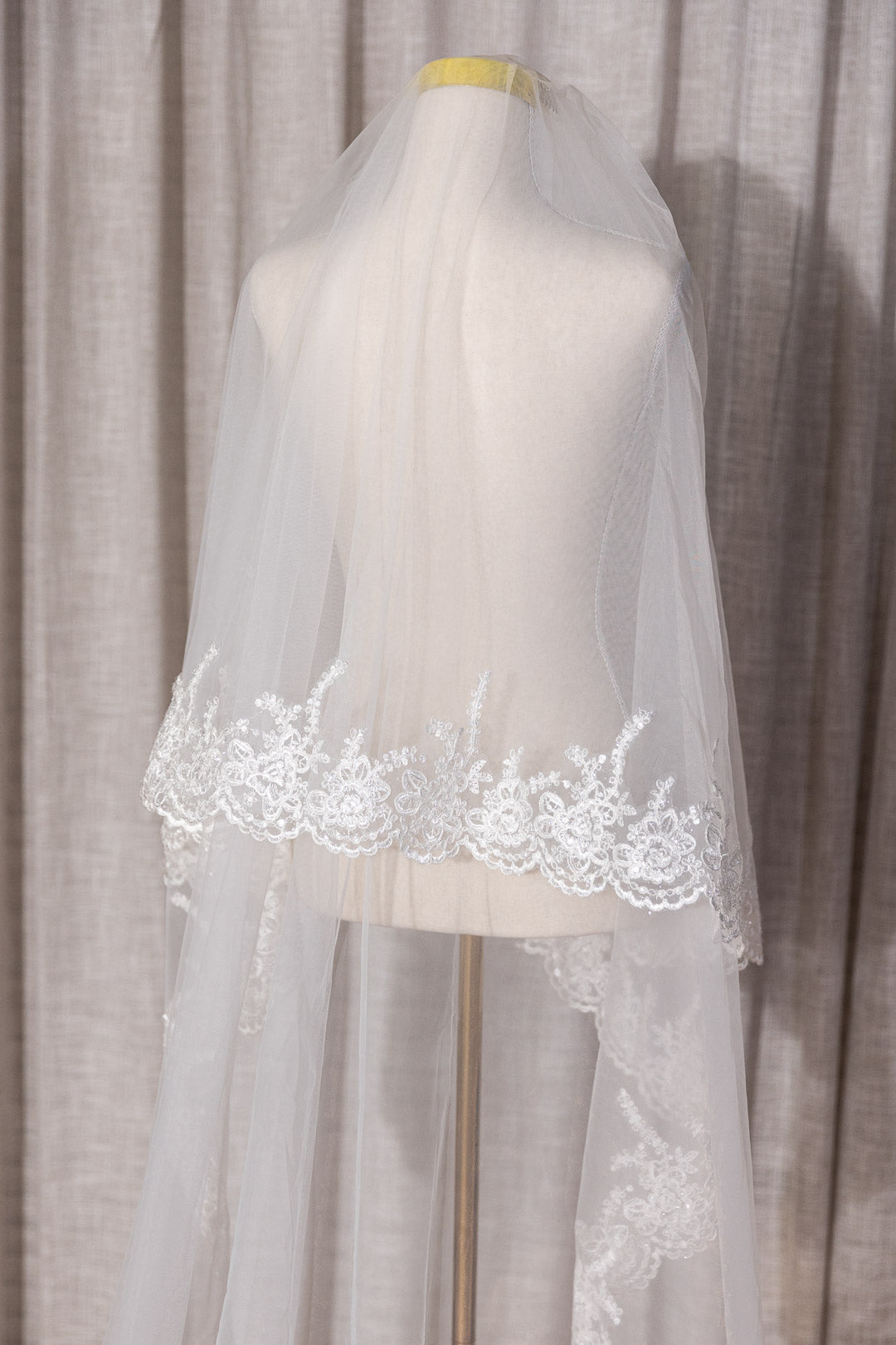 Mercedes - Vintage Veil with Lace Edging