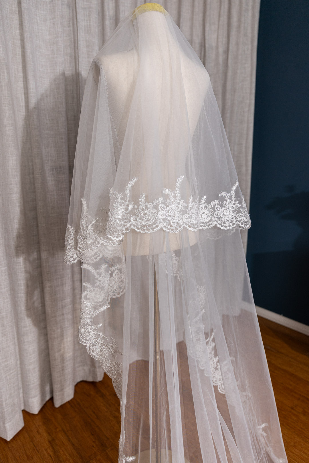 Mercedes - Vintage Veil with Lace Edging