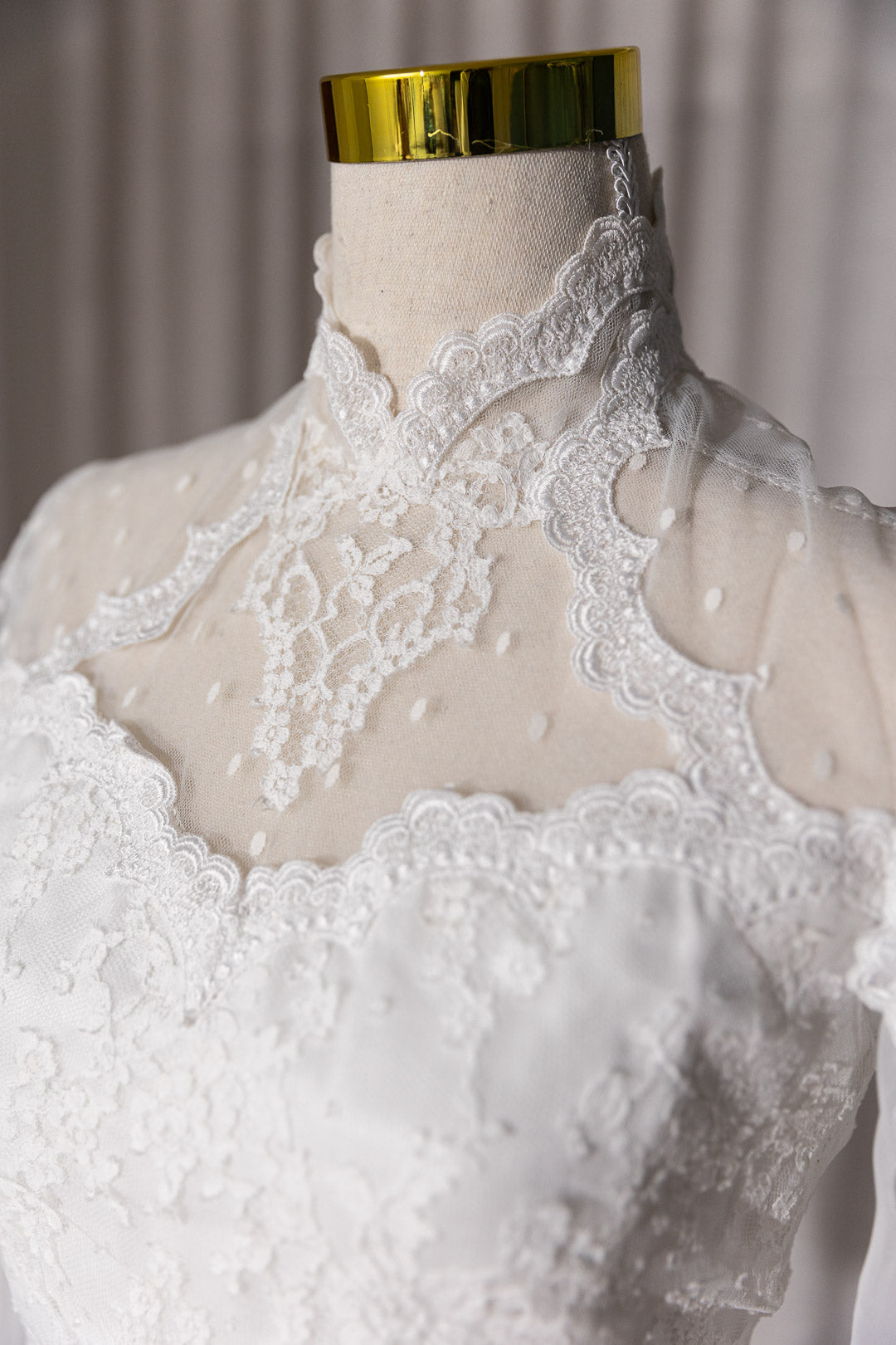 Rose - Pre-Loved Vintage High Neck White Wedding Dress with Lace